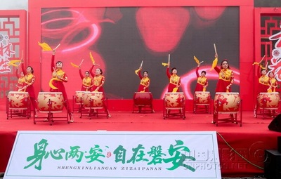 第六屆杜鵑花節暨“百名攝影名家看磐安”攝影創作啟動儀式在磐安高姥山舉行